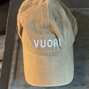 NWOT VUORI HAT